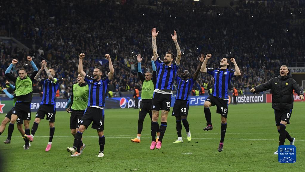 意甲战报：伊萨克森、厄德高破门，十人拉齐奥1-1博洛尼亚（意甲综述：十人拉齐奥1-1战平博洛尼亚，伊萨克森与厄德高相继破门）