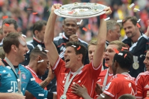 一日英超动向：曼联想要昔日狼队中场主力，格拉斯纳不再续约（英超今日速览：曼联瞄准前狼队中场核心，格拉斯纳决定不续约）