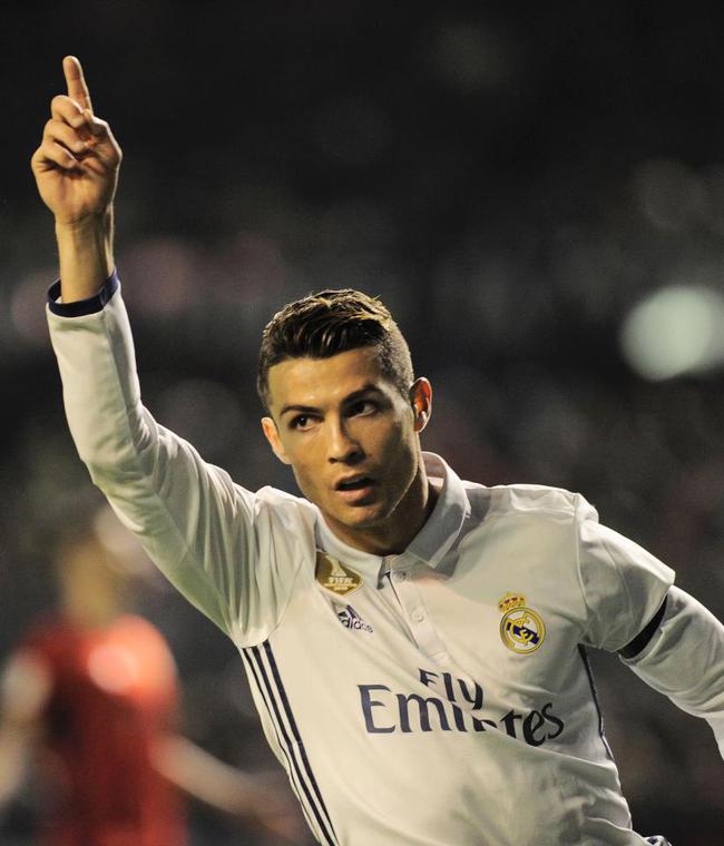 BBC：萨拉赫英超参与制造280球，超越兰帕德升至第三（英超参与进球达280球，萨拉赫超越兰帕德升至历史第三）