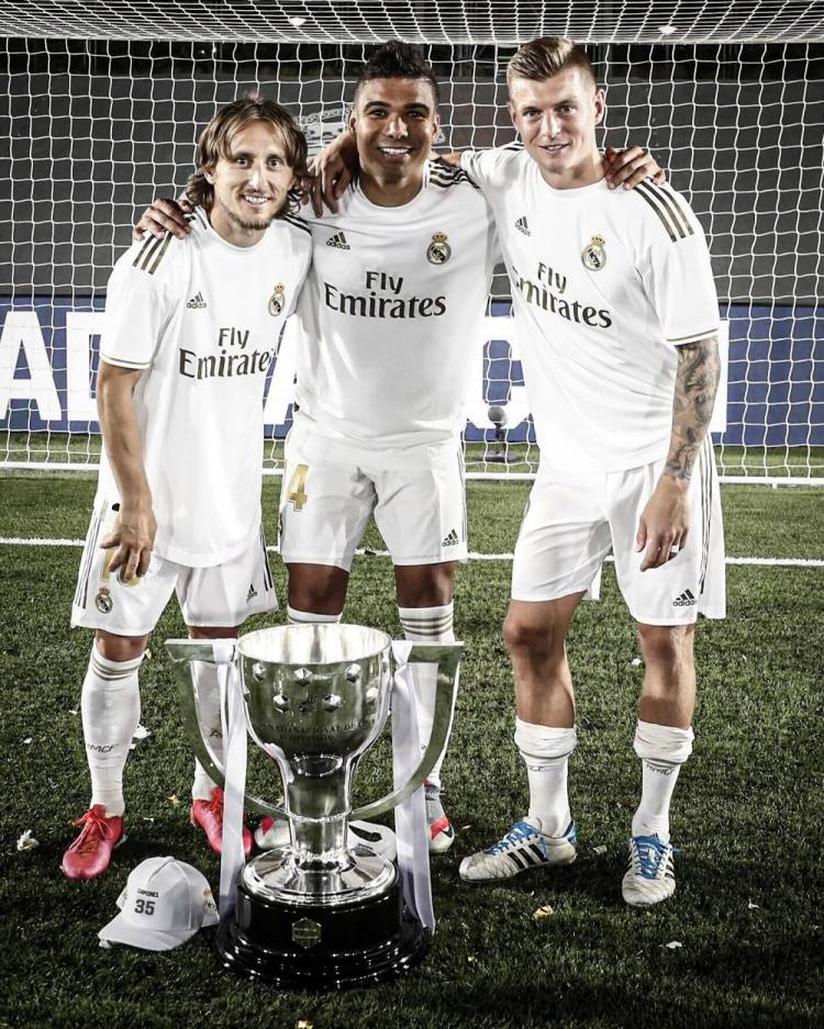 拜仁发布赛前预热海报：阿芳、杰克逊出镜（拜仁赛前海报出炉：阿芳、杰克逊亮相）