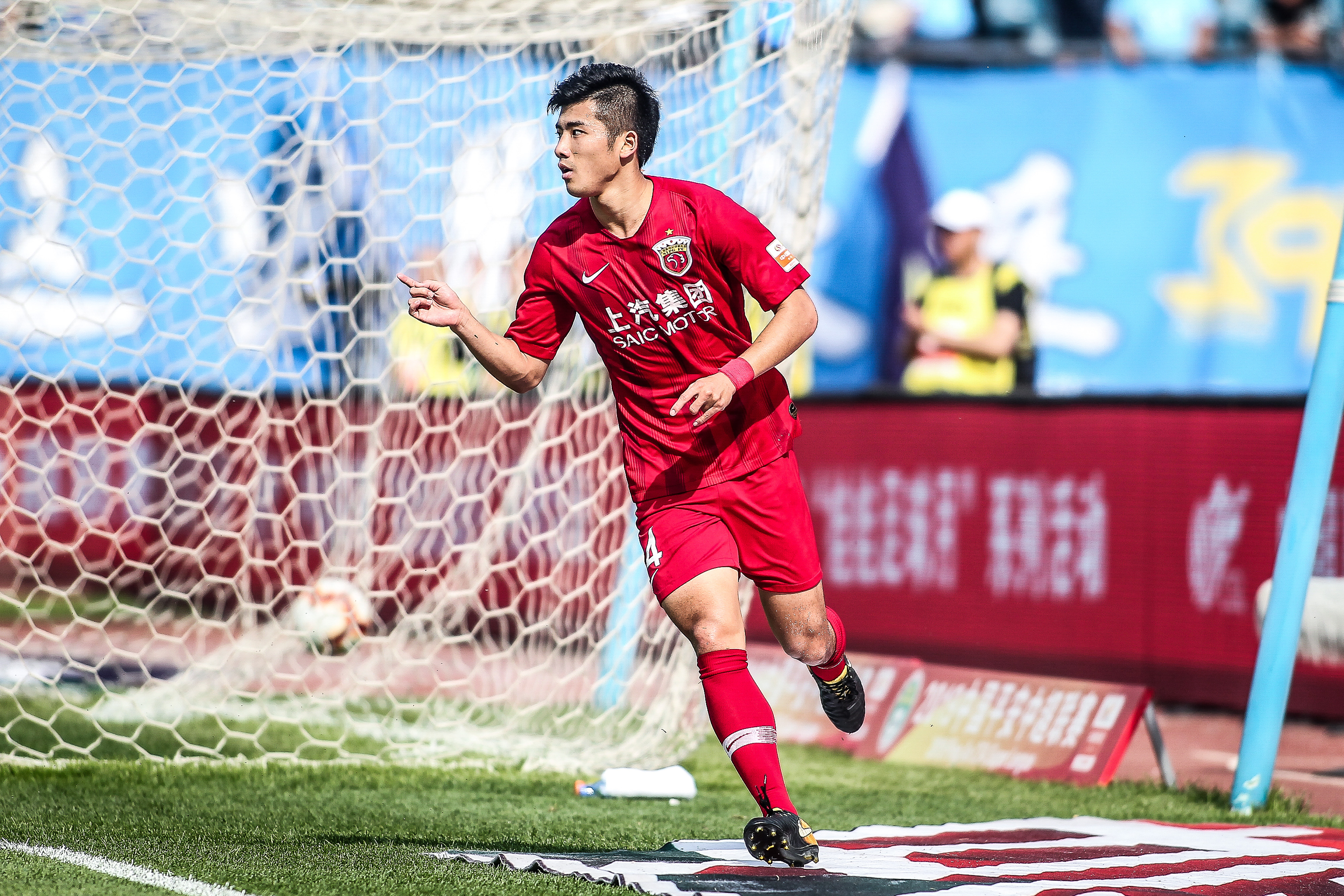 塞鸟、方昊、张玉宁连失良机，国安被河内公安绝杀小组出局