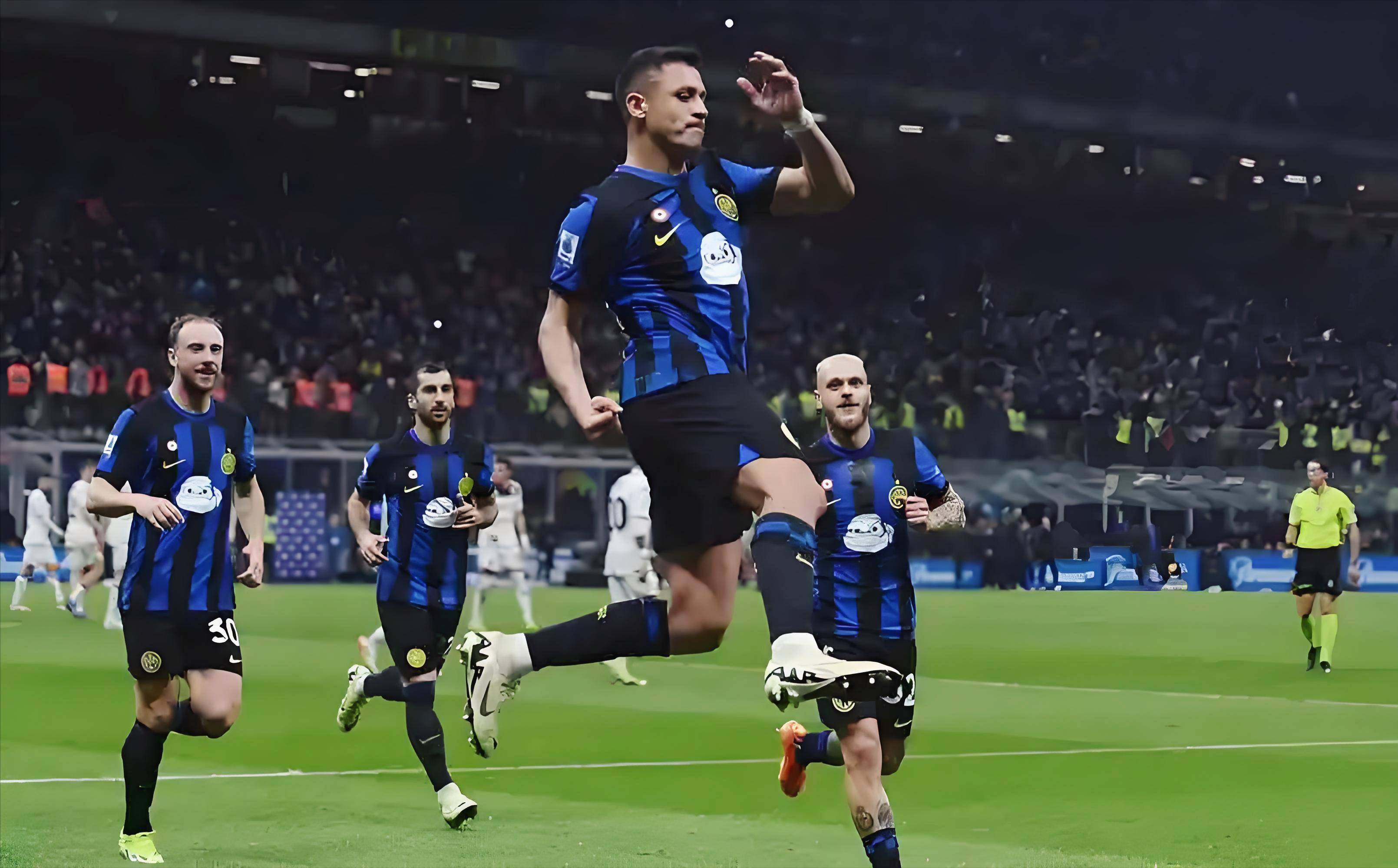 西甲半场：亚当斯门前造险，瓦伦西亚暂0-0塞维利亚