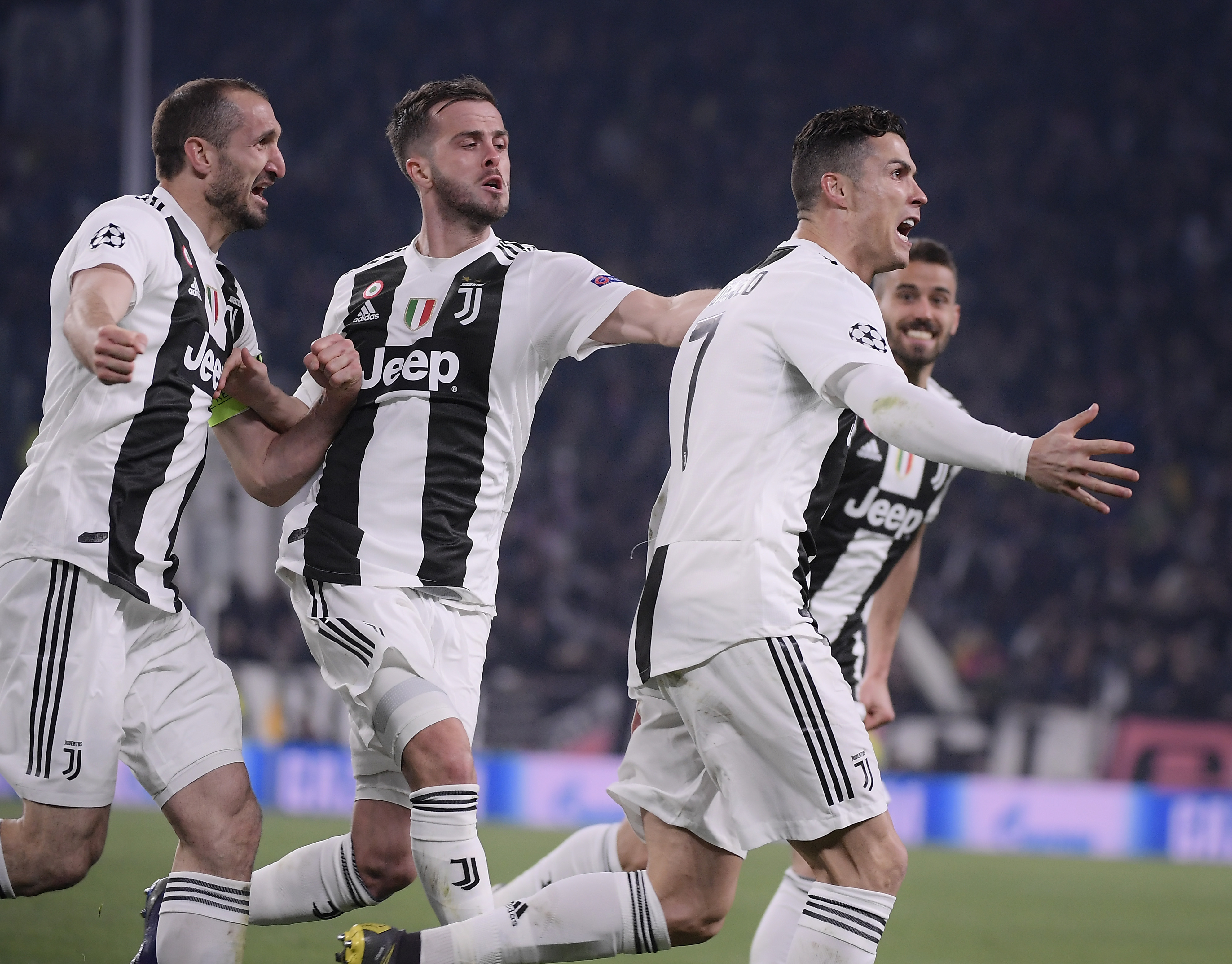 场均1.37分，执教至少10场欧冠的意大利教练中孔蒂成绩倒数第5（孔蒂欧冠场均1.37分，在执教10场以上的意大利教练中排名倒数第五）