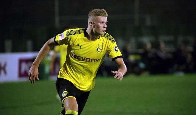 记者：加拉塔萨雷希望免费租借萨拉赫，合同半年800万欧